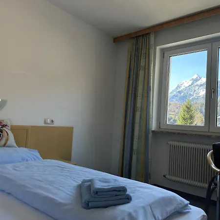 Casa de hóspedes Monika, Cozy B&b, Newly Renovated In Kaprun