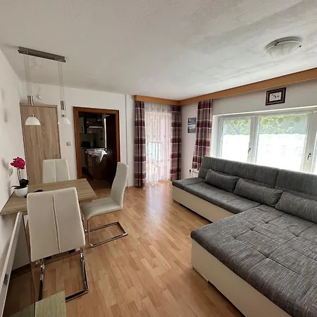 Casa de hóspedes Monika, Cozy B&b, Newly Renovated In Kaprun