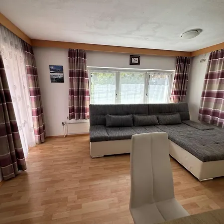 Pension Monika, Bed & Breakfast, Kitzsteinhorn Views 3* קפרון
