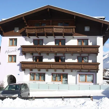 בית הארחה Pension Monika, Bed & Breakfast, Kitzsteinhorn Views קפרון