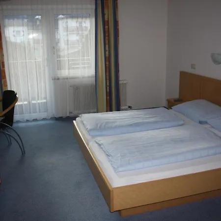 בית הארחה Pension Monika, Bed & Breakfast, Kitzsteinhorn Views קפרון