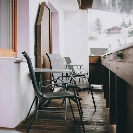 Pension Monika, Bed & Breakfast, Kitzsteinhorn Views 3* קפרון