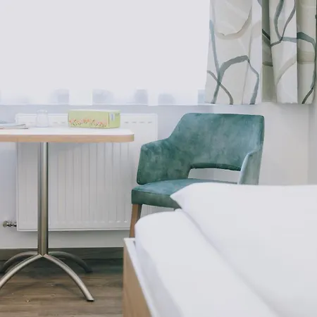 Pension Monika, Bed & Breakfast, Kitzsteinhorn Views בית הארחה