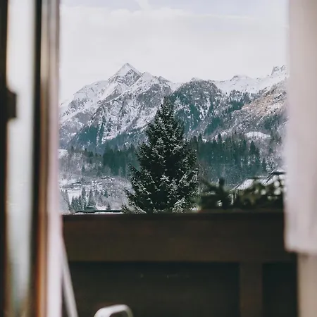 Pension Monika, Bed & Breakfast, Kitzsteinhorn Views