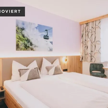 Pension Monika, Bed & Breakfast, Kitzsteinhorn Views בית הארחה קפרון